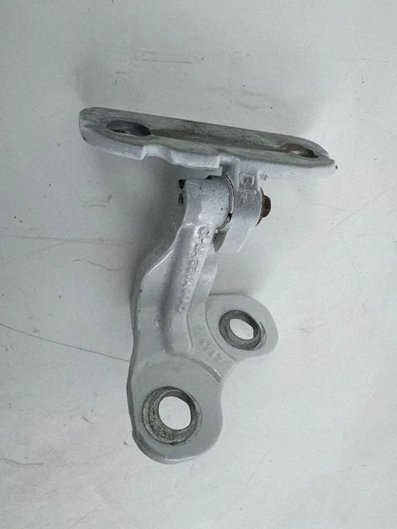Tagaukse alumine hing CPLA228A64AD