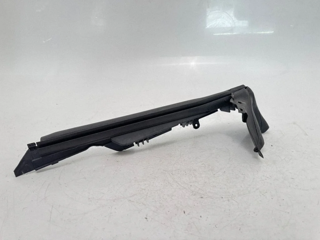 Rear door rubber seal (on body) A2316730265