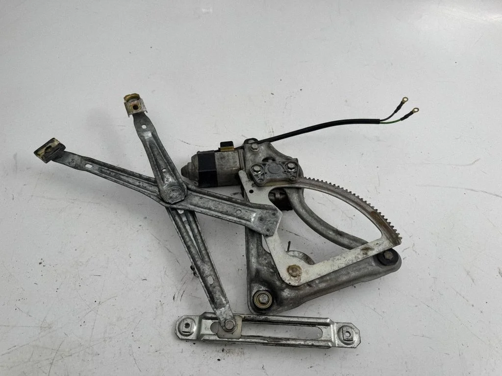 Tagaukse elektriline aknatõstuk mootoriga – Mercedes-Benz 280 560 W126 (1981-1991)