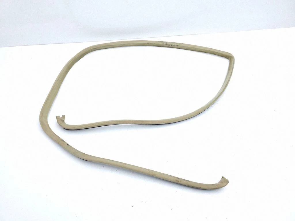 Tagaukse tihend (kere pool) – Mercedes-Benz 280 560 W126 (1981-1991)