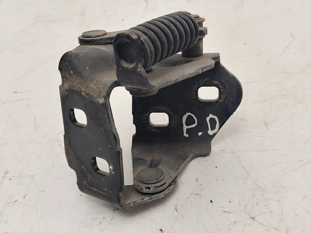 Front door lower hinge 2305