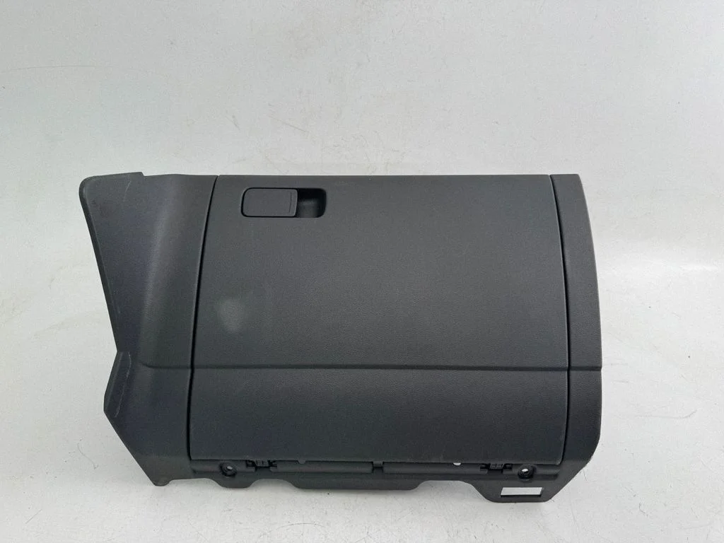 Glove box 5G1857