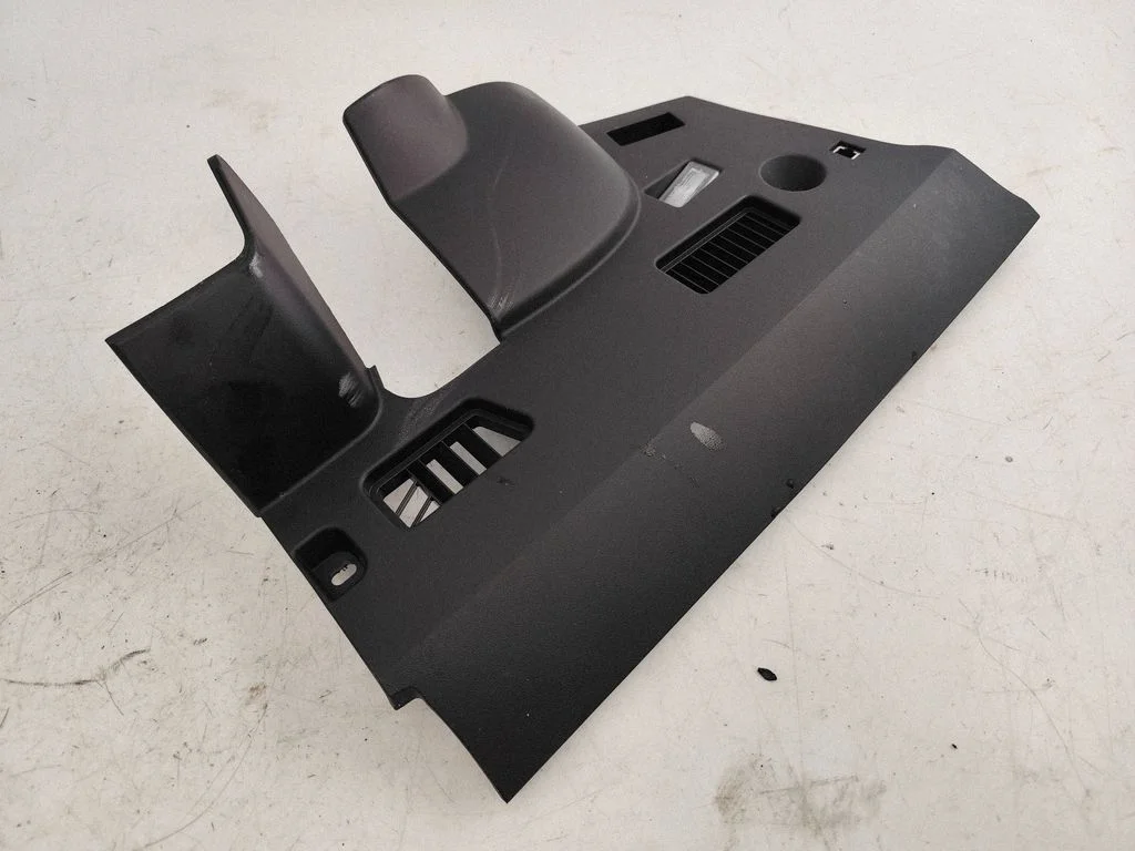 Dashboard lower bottom trim panel 164791400A