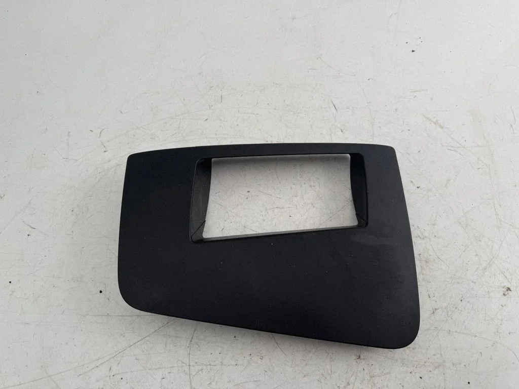 Dashboard trim 571858763A