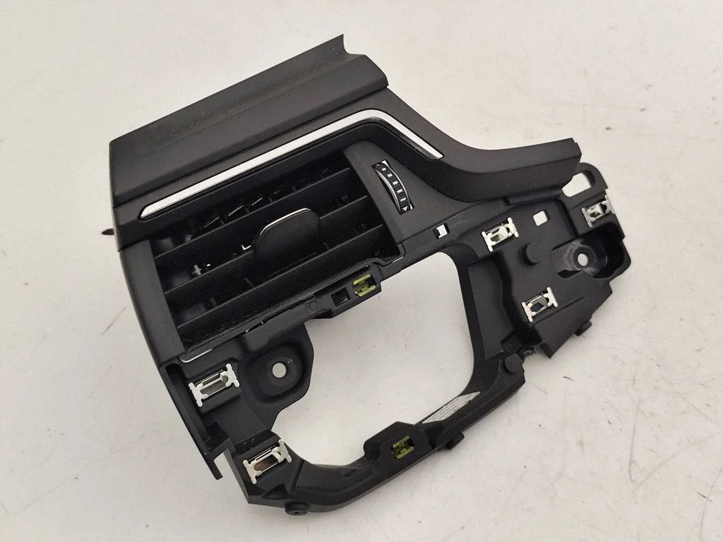 Dashboard side air vent grill/cover trim 8W1820901B