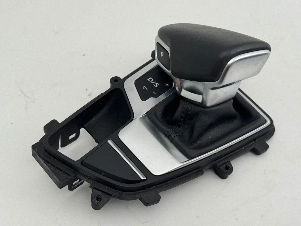 Gear shifter surround trim plastic 8W1713111C