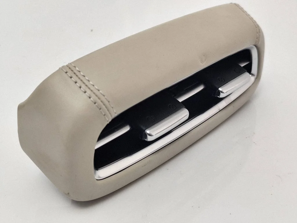 Rear air vent grill