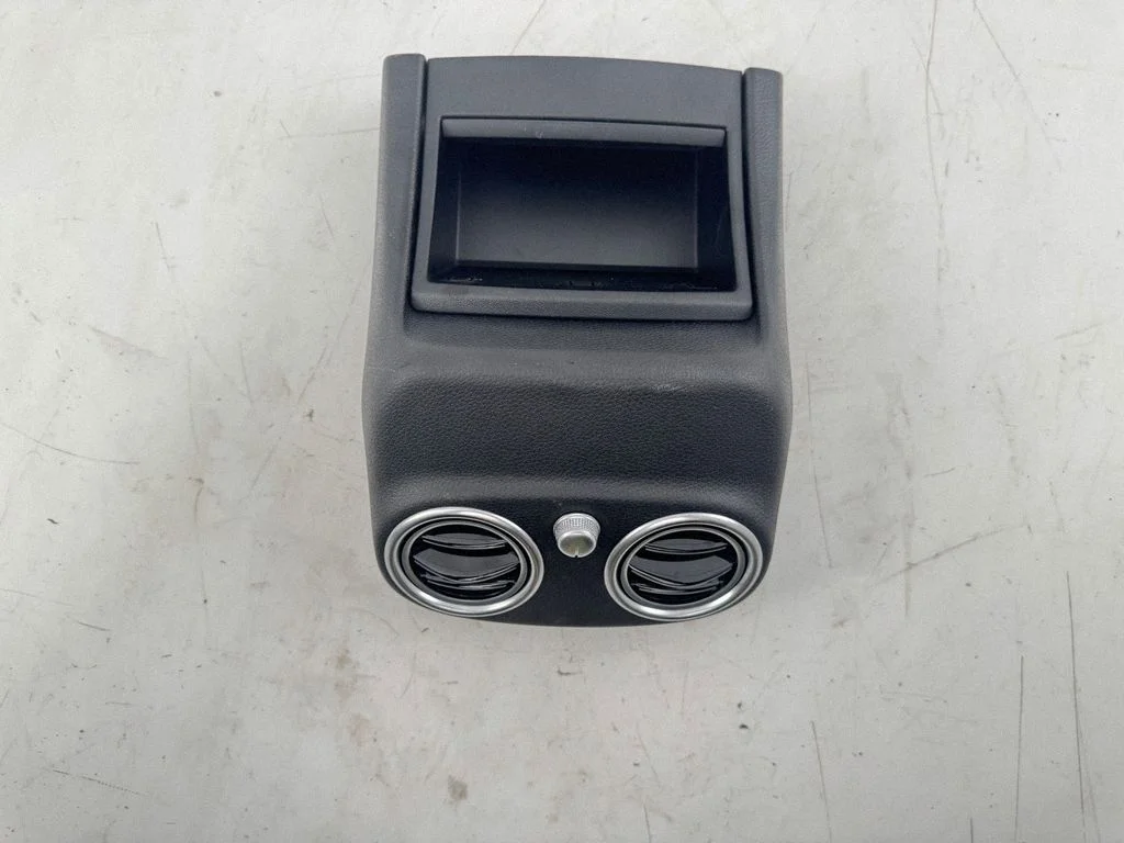 Tagumine õhutusrest A2058300501