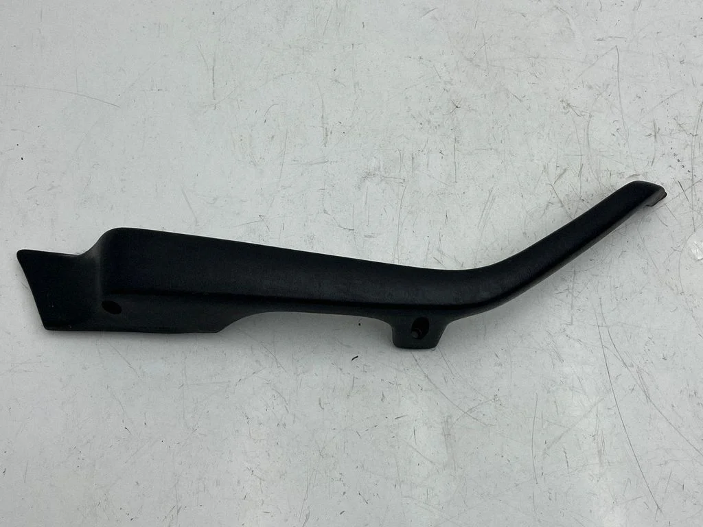 Rear door handle trim – Mercedes-Benz 280 560 W126 (1981-1991)