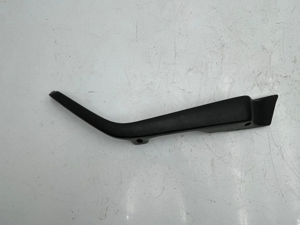 Rear door handle trim – Mercedes-Benz 280 560 W126 (1981-1991)