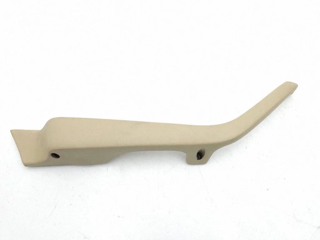Rear door handle trim – Mercedes-Benz 280 560 W126 (1981-1991)