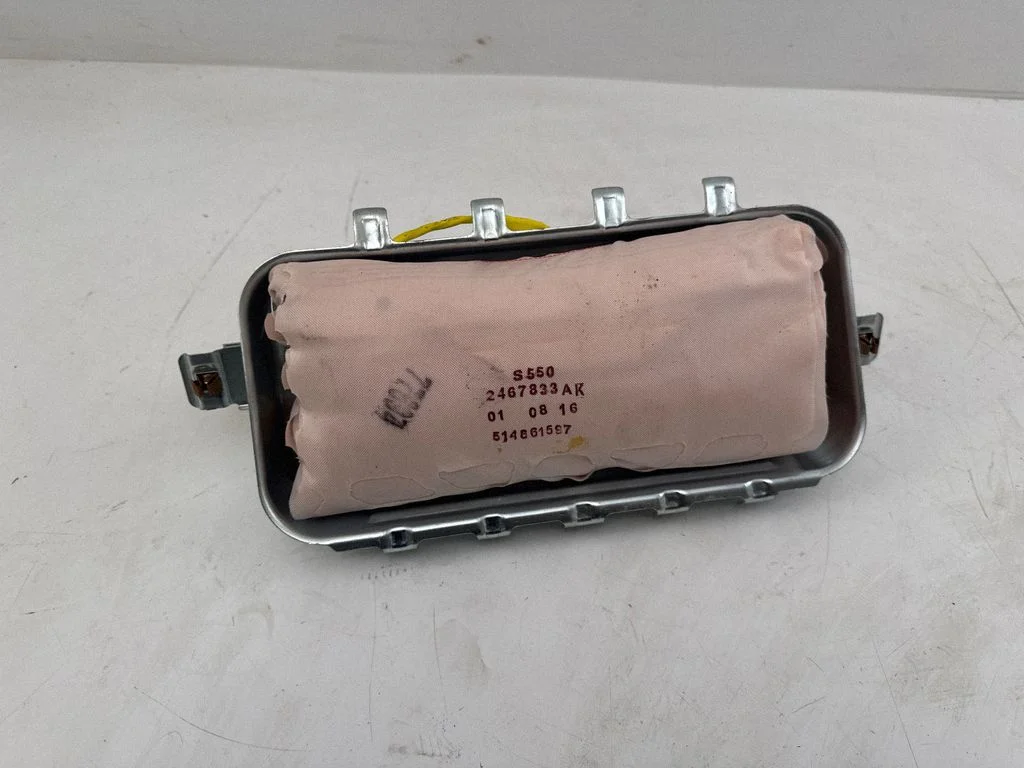 Passenger airbag FR3B63044A74AA