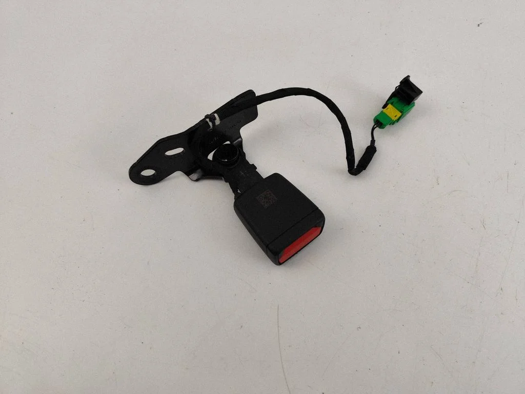 Rear seatbelt buckle 652259500AT