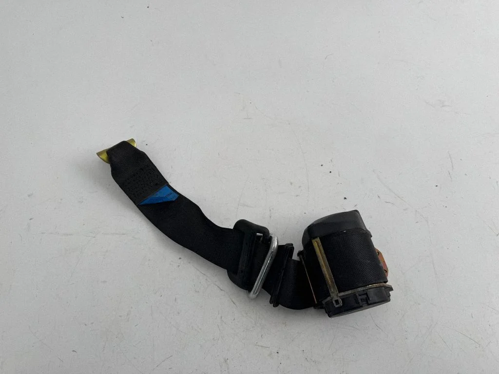 Rear seatbelt – Mercedes-Benz 280 560 W126 (1981-1991)