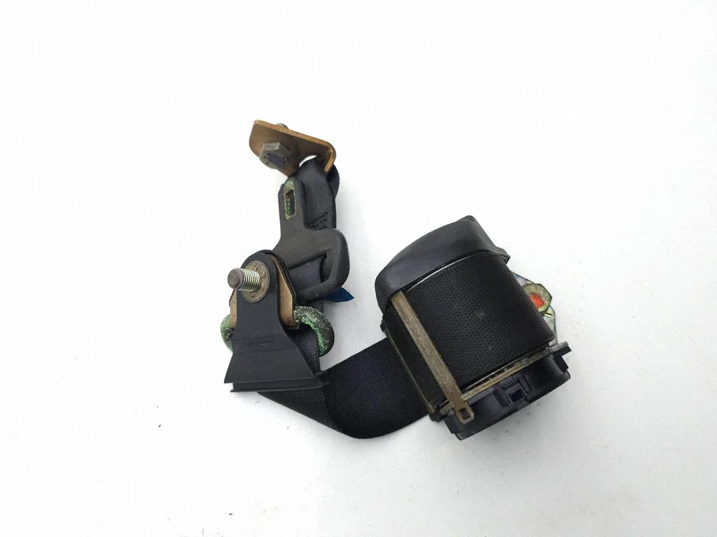 Rear seatbelt – Mercedes-Benz 280 560 W126 (1981-1991)