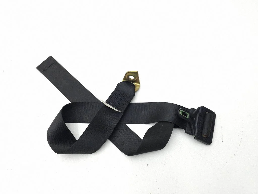 Rear seatbelt – Mercedes-Benz 280 560 W126 (1981-1991)