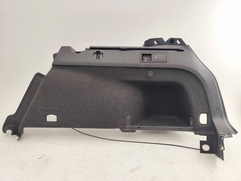 Boczny panel tapicerki bagażnika 3G9867428