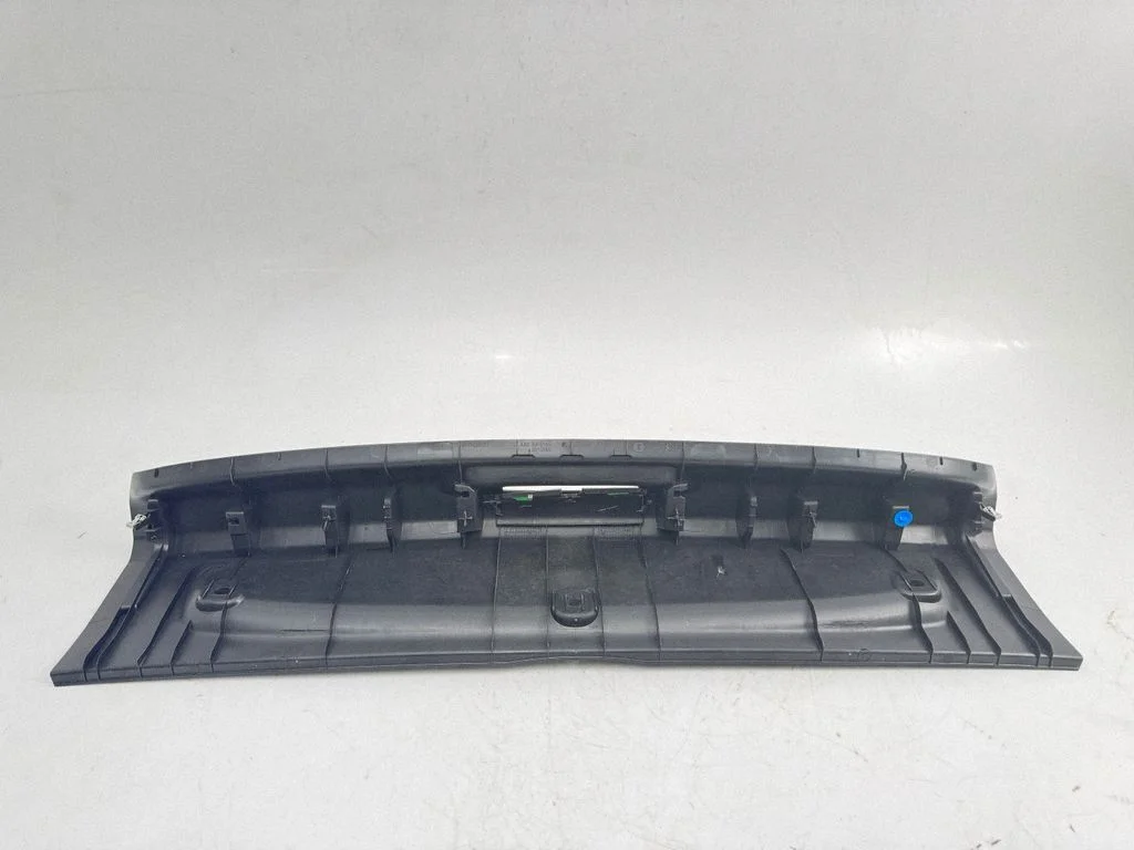 Pagasiruumi läve kaitseviimistlus – Peugeot 308 (2013-2021)