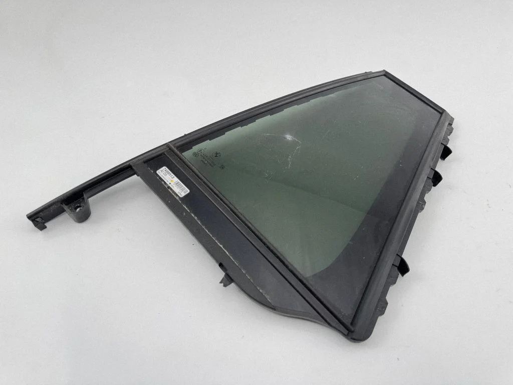 Rear vent window glass 7499513