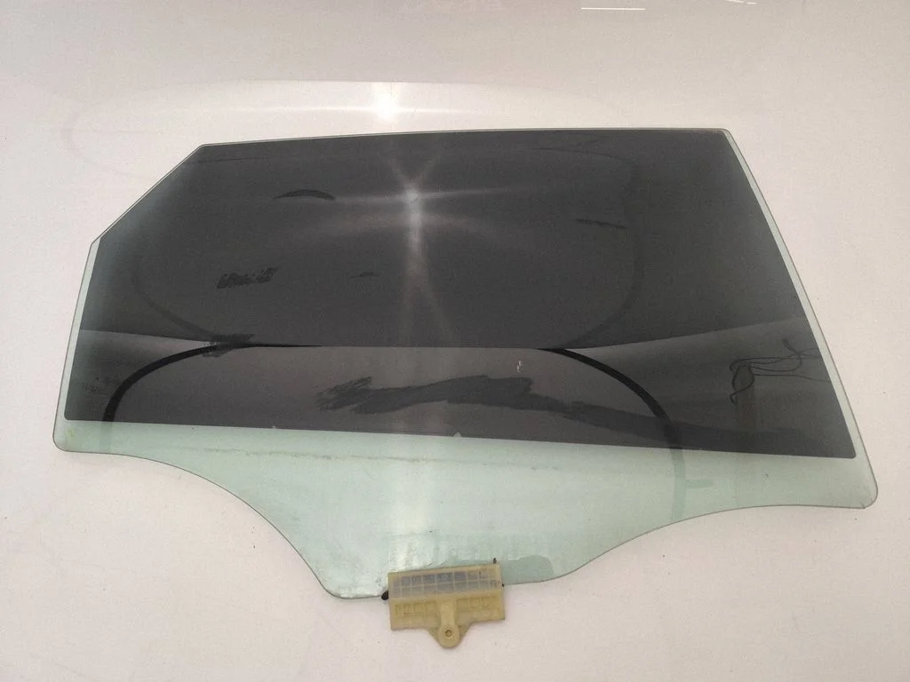 Front door window glass four-door DOT748AS1M431