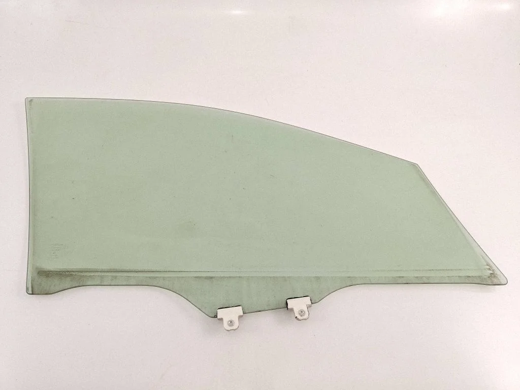 Front door window glass four-door 43R00019