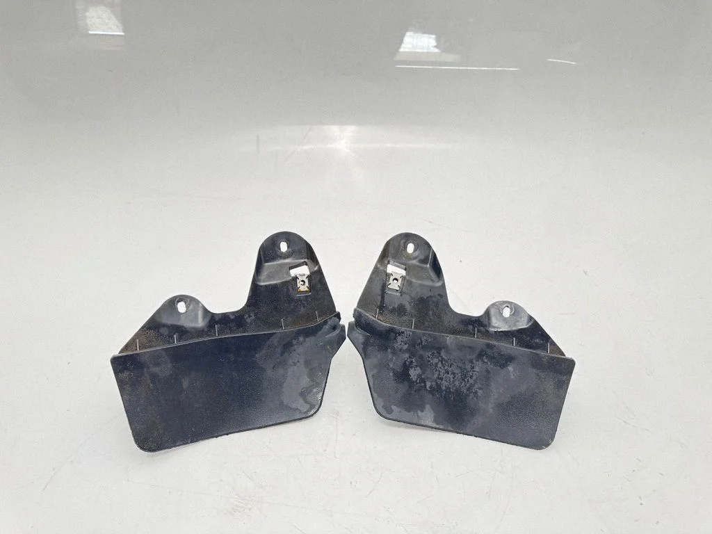 Tagumine porikaitse 8Y0853834B