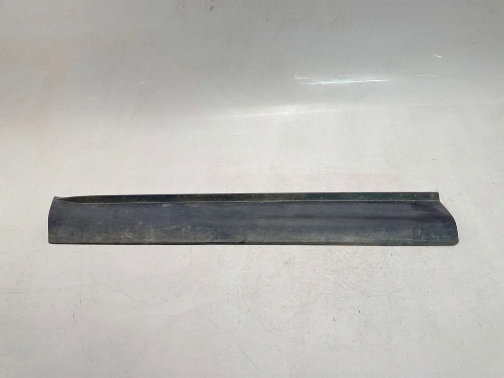 Esiukse liist (mold) 7T437820201BFW