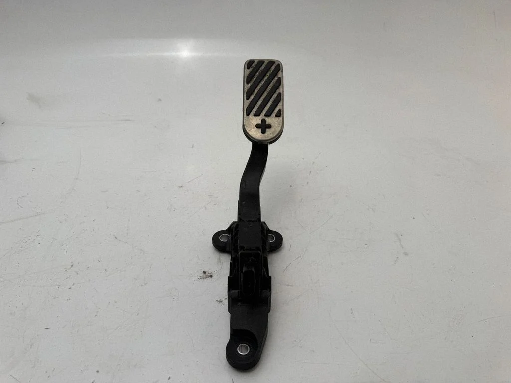 Accelerator throttle pedal – KIA EV6 (2021-)