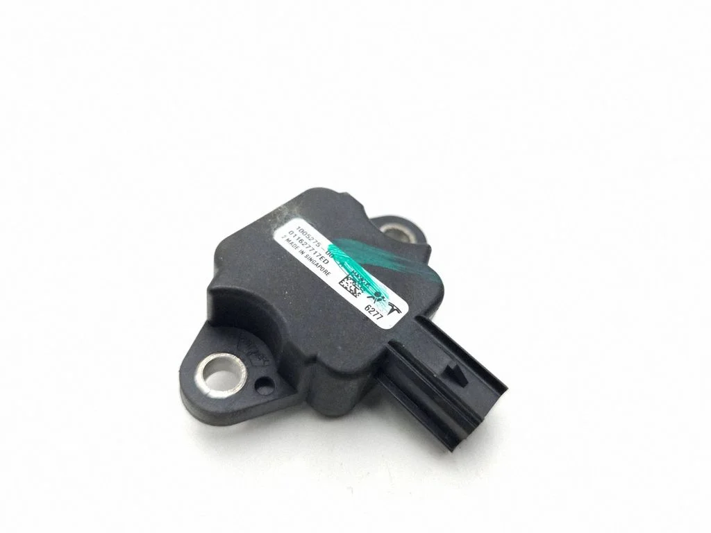 Airbag deployment crash/impact sensor 100527500A