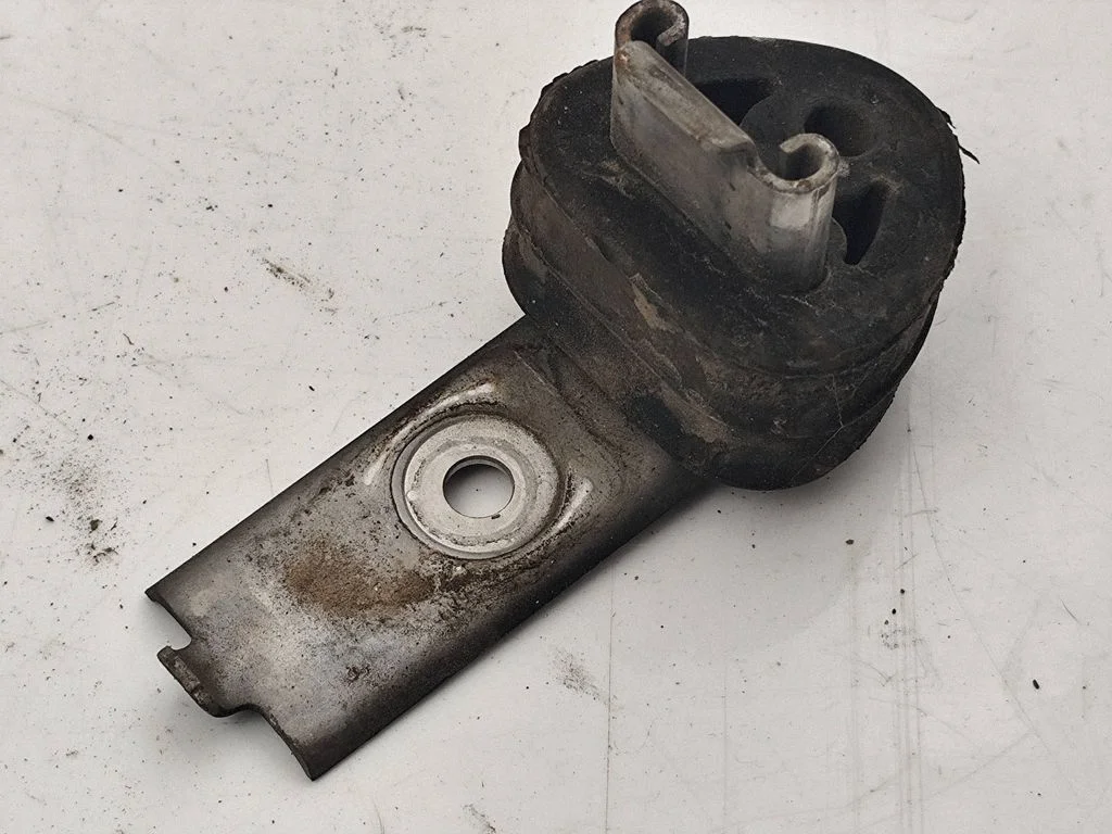 Muffler mount bracket/holder