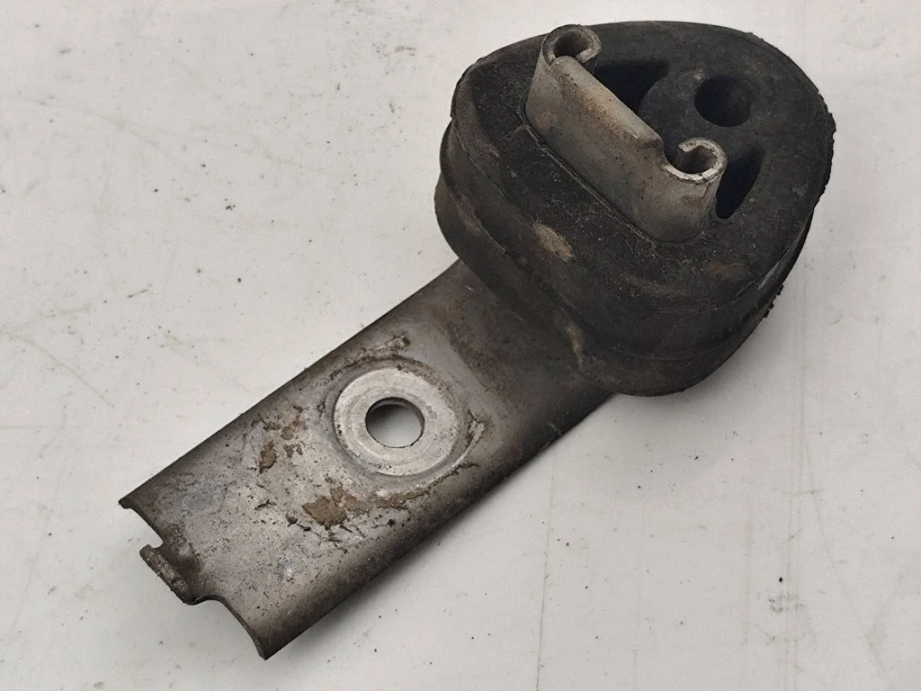 Muffler mount bracket/holder