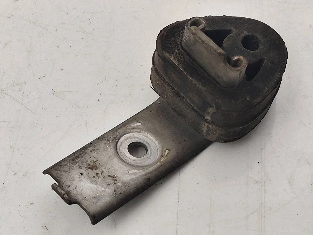 Muffler mount bracket/holder