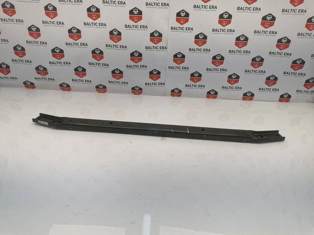 Radiatoru paneļa augšējā daļa – BMW 6. sērija F12 F13 (2010-2018)