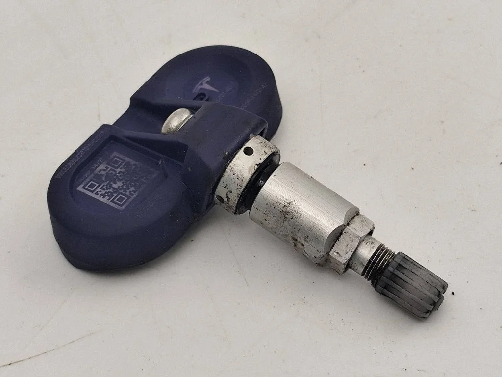 Tire pressure sensor – Tesla Model Y (2020-)