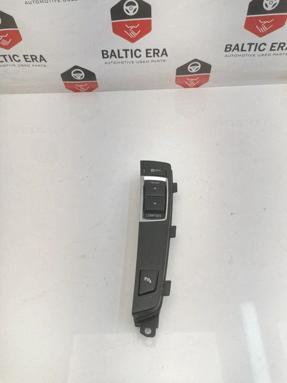 Parkavimo (PDC) daviklių jungtukas