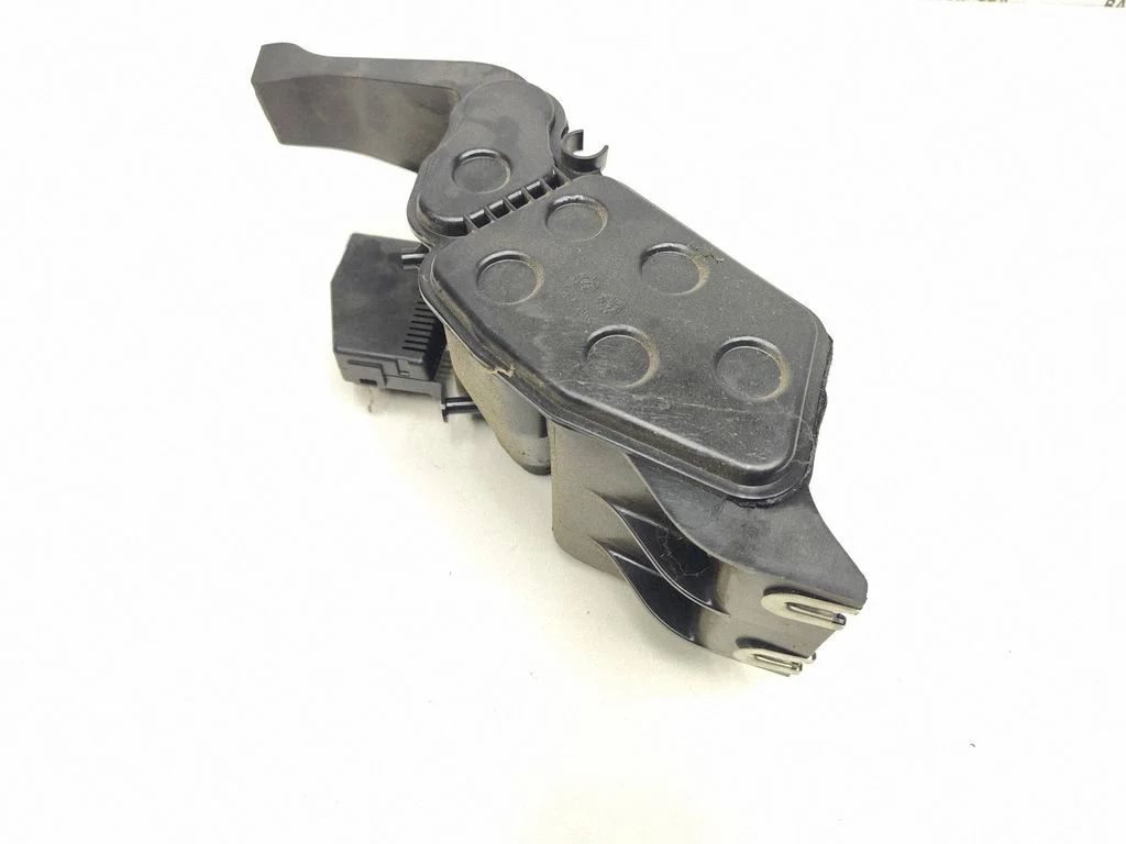 Active carbon filter fuel vapour canister 00521828170
