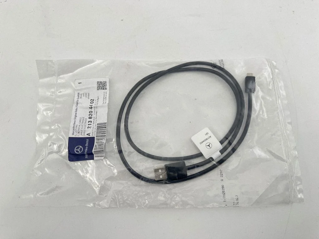USB socket connector A2138204402