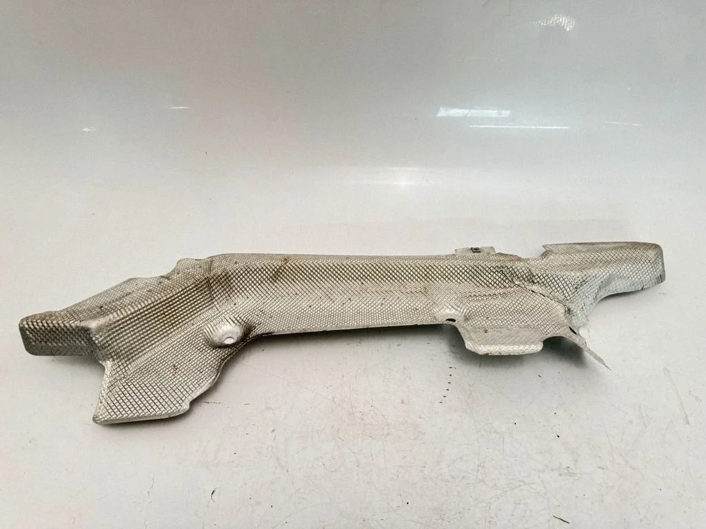 Heat shield in engine bay A2316800522