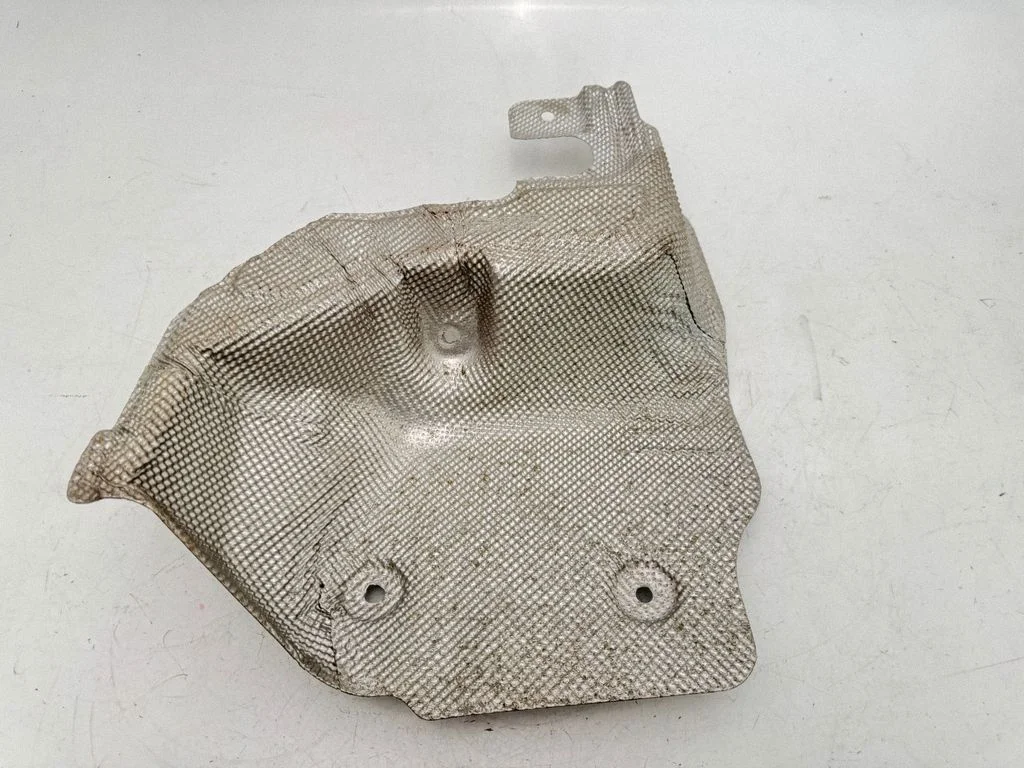 Heat shield in engine bay A2316821671