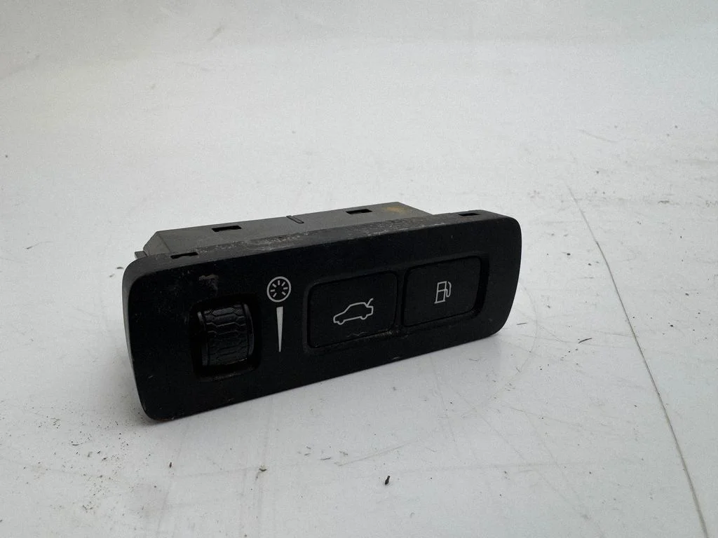 Tailgate opening switch – Volvo XC90 (2014-)