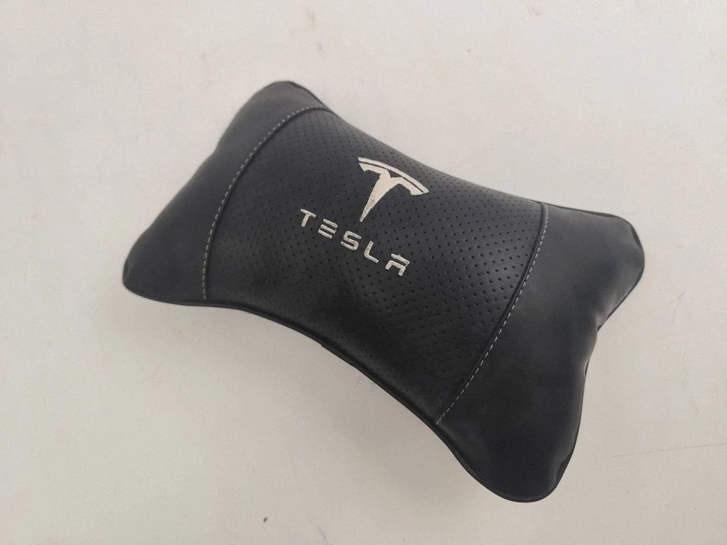 Zagłówek fotela przedniego – Tesla Model Y (2020-)