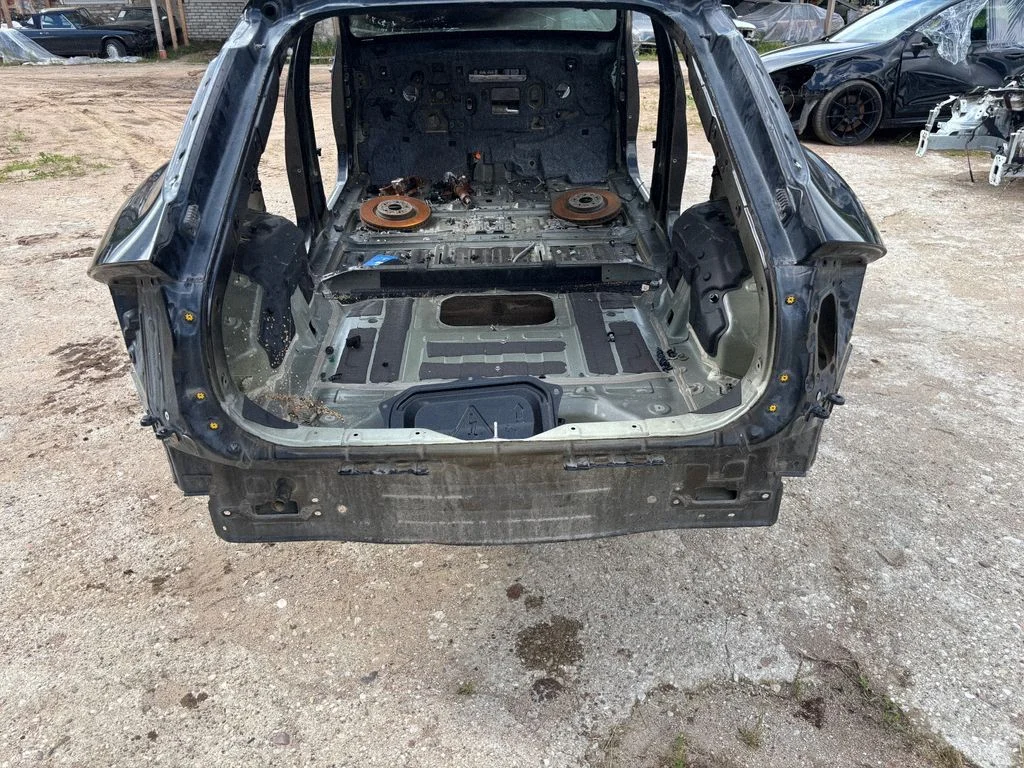 Tagumine kereosa – KIA EV6 (2021-)