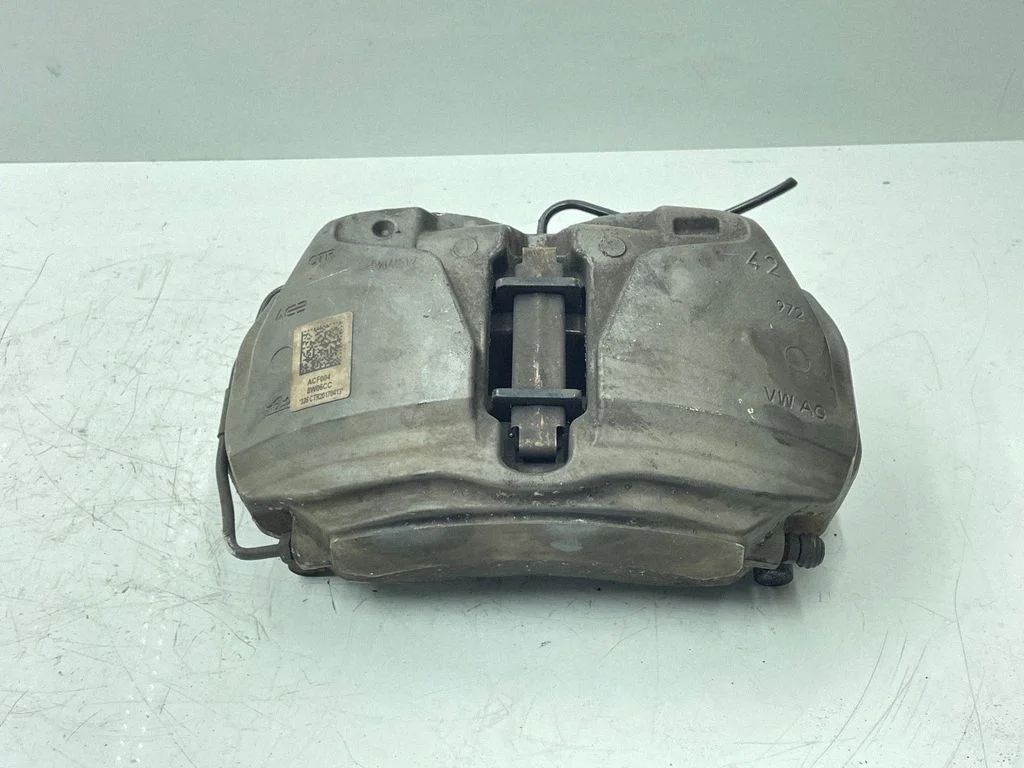 Front brake caliper 8W06CC