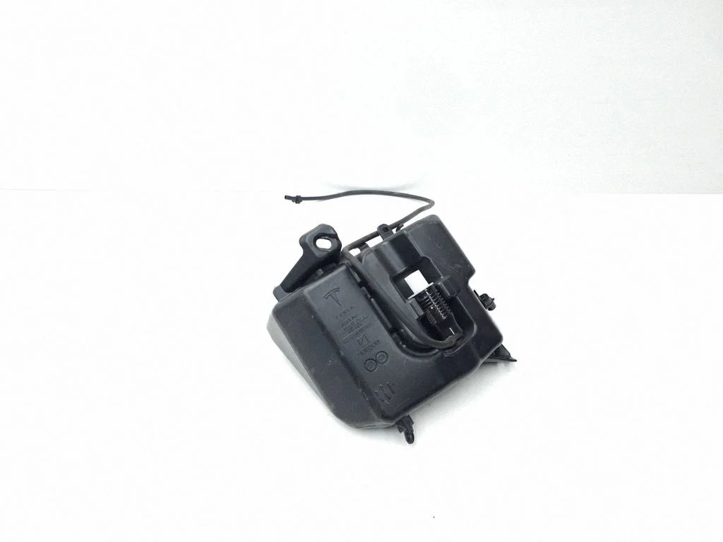Windshield washer fluid reservoir/tank – Tesla Model Y (2020-)