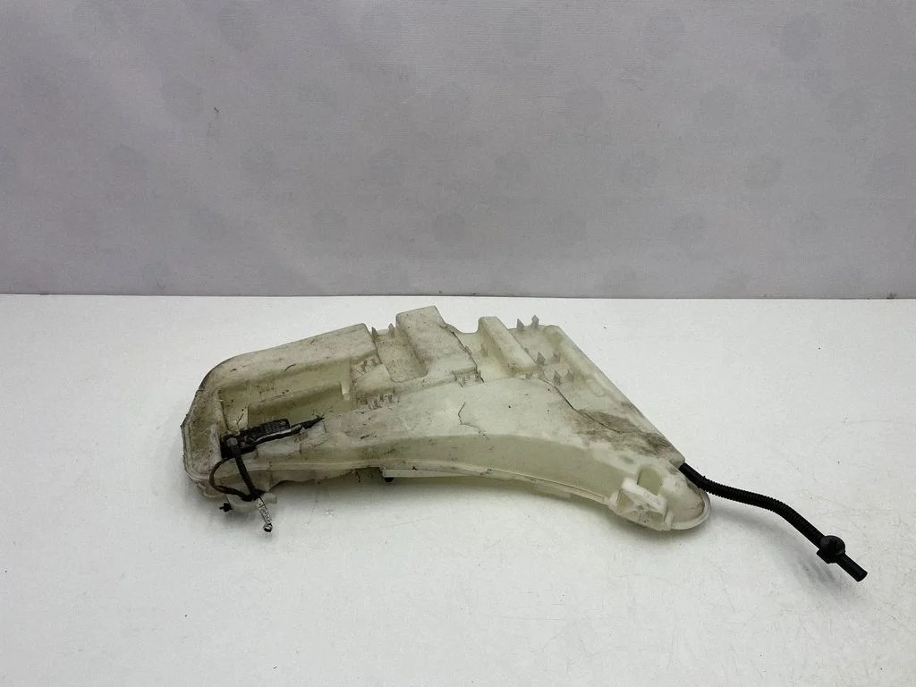 Windshield washer fluid reservoir/tank 7269643