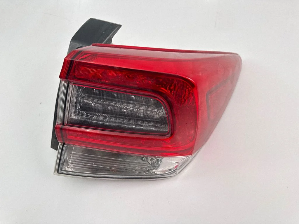Rear/tail lights 84201FL100