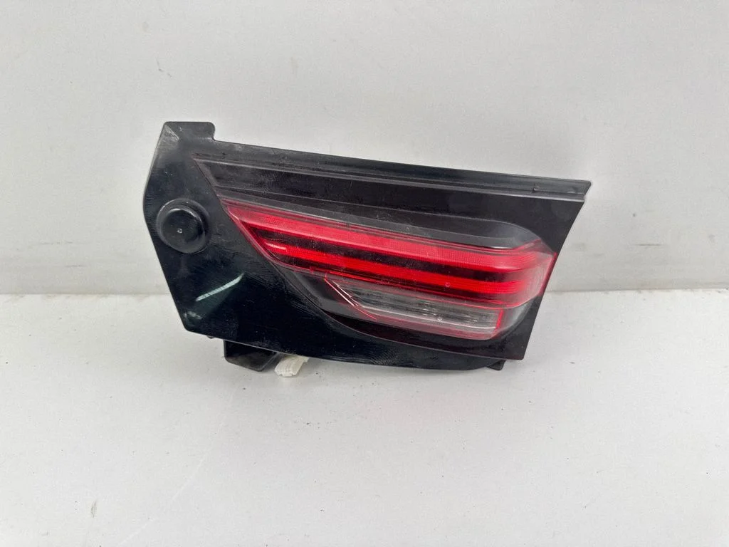 Lampa tylna w błotniku DN4E513F0 – Mazda MX-30 (2020-)