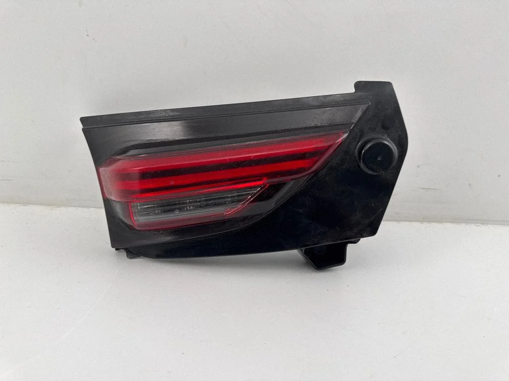 Lampa tylna w błotniku DN4E513G0 – Mazda MX-30 (2020-)