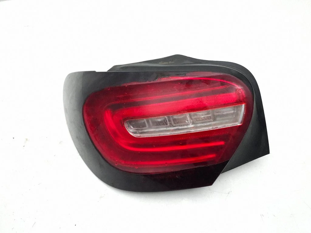 Lampa tylna w błotniku A1769063100