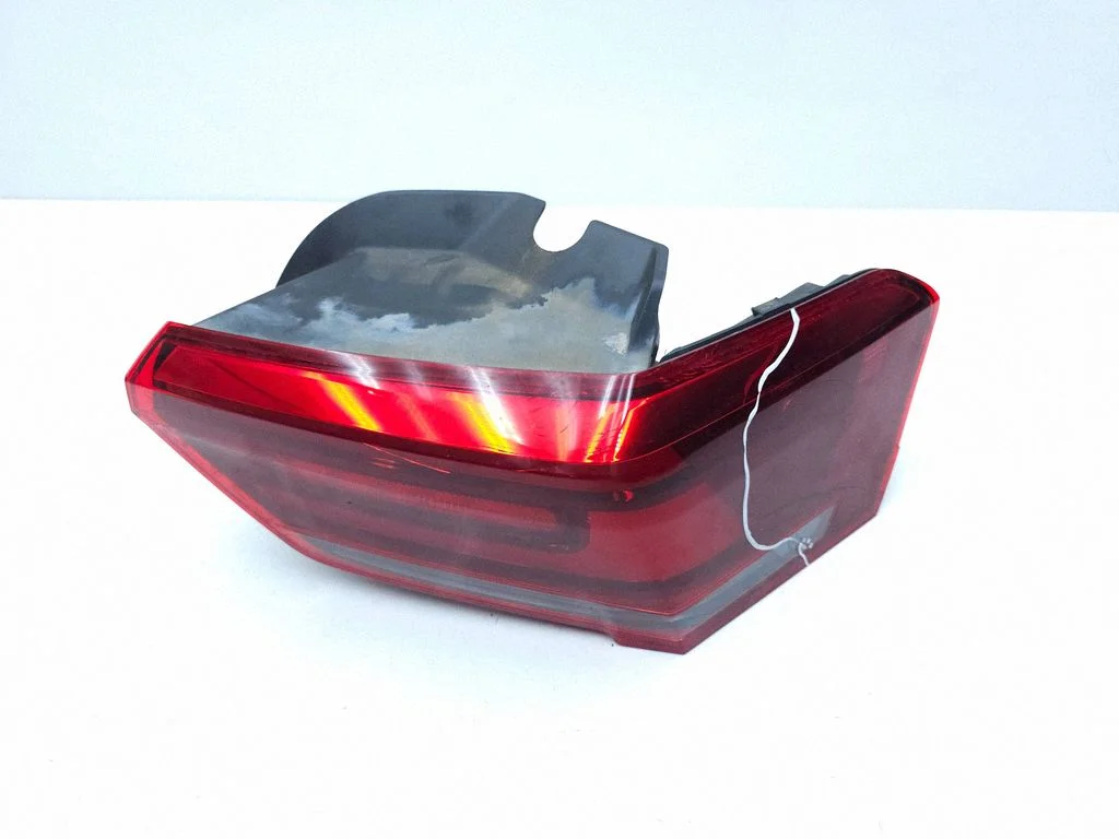 Rear/tail lights 10A945096B